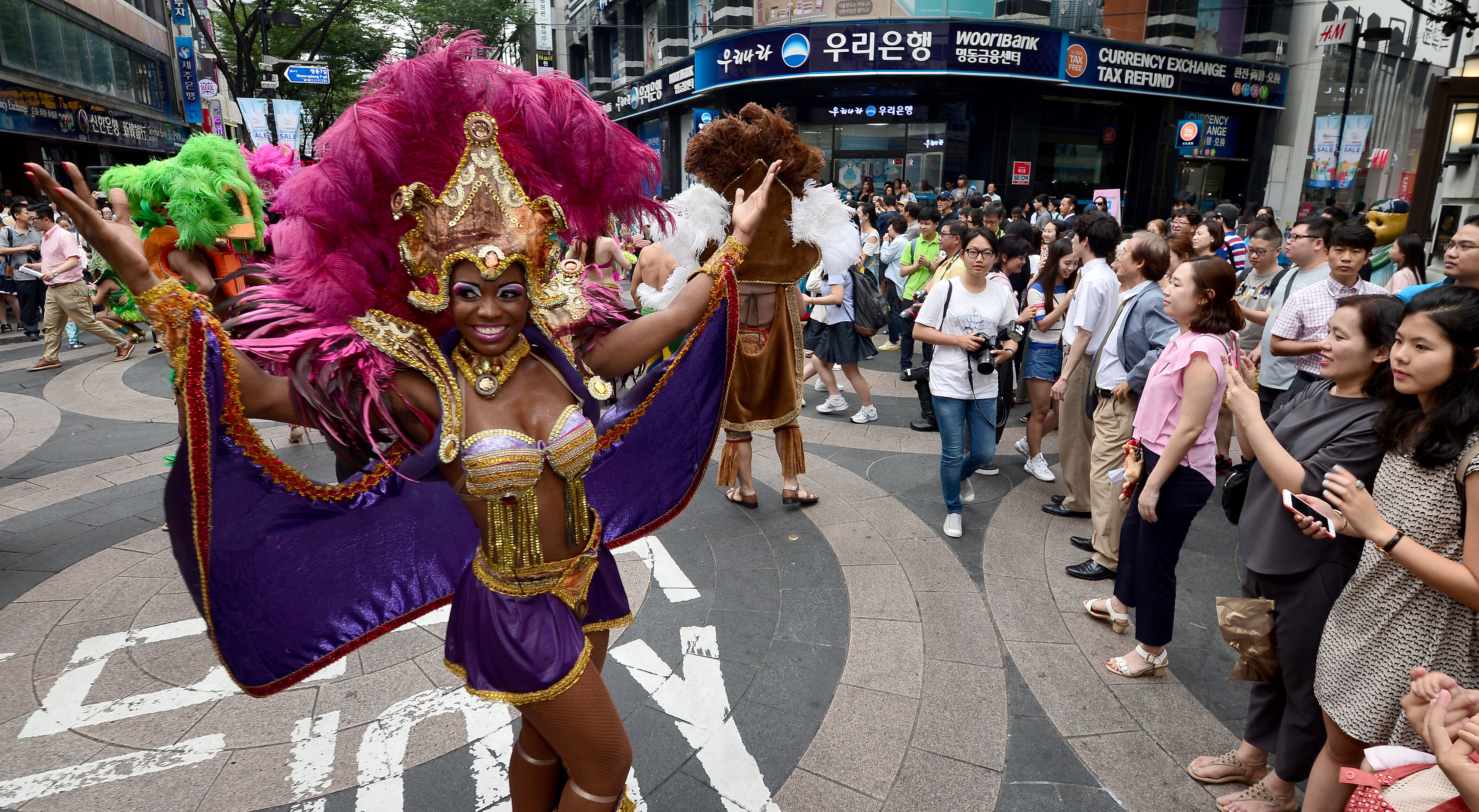 핫! 삼바가 명동에 나타났다!