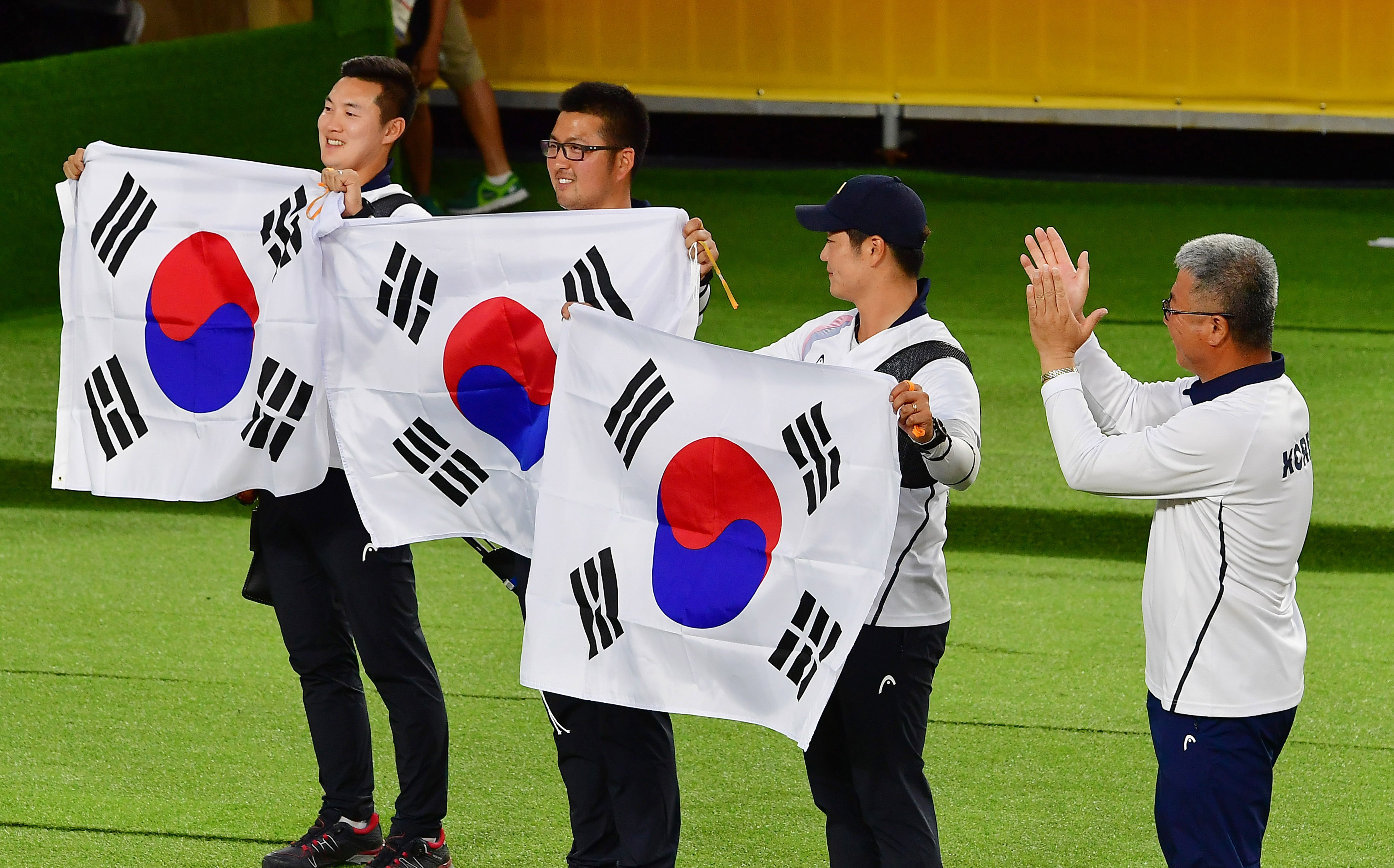 남자 양궁 단체 금메달 '명중'