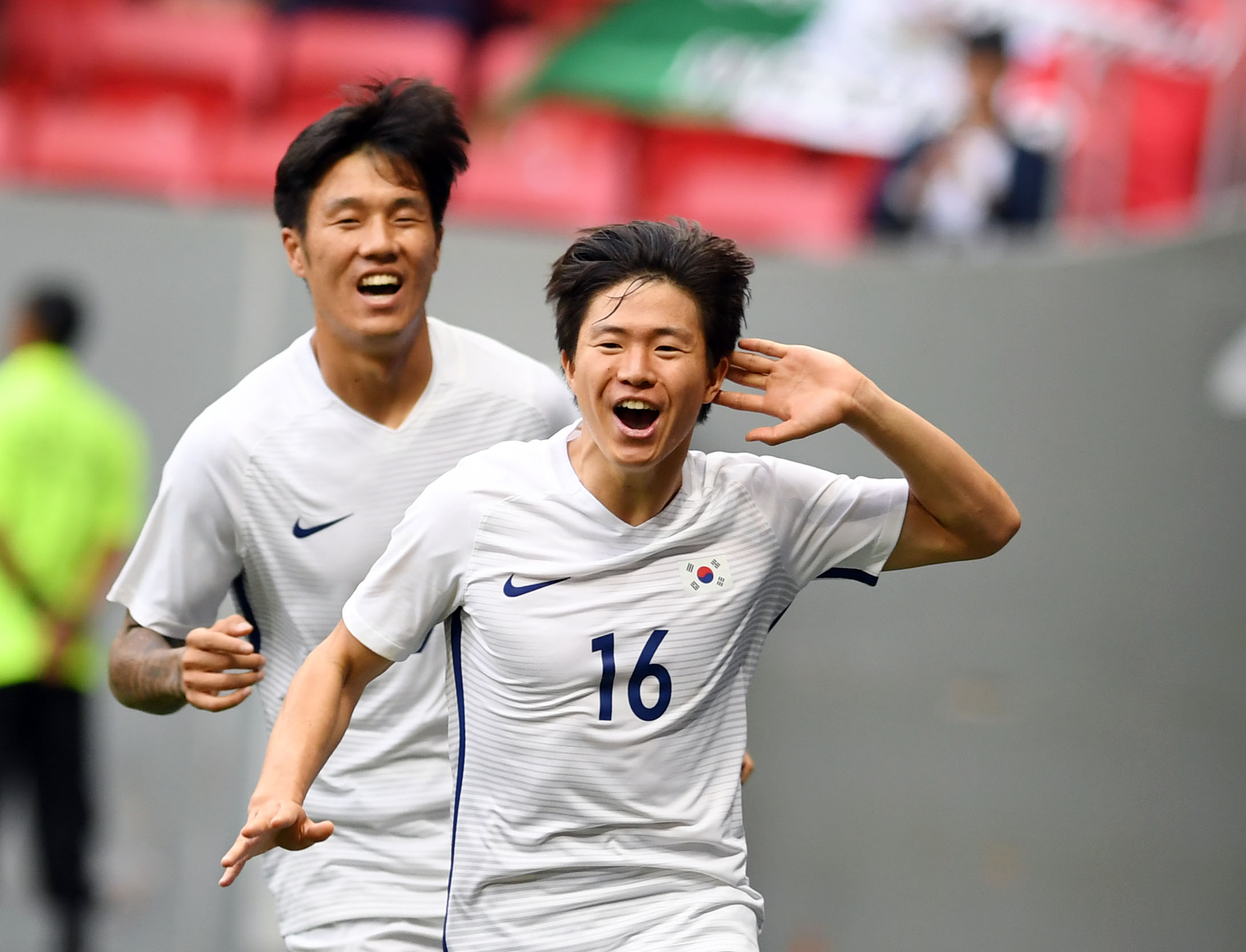 한국축구 멕시코 1대 0 격파... 8강 진출