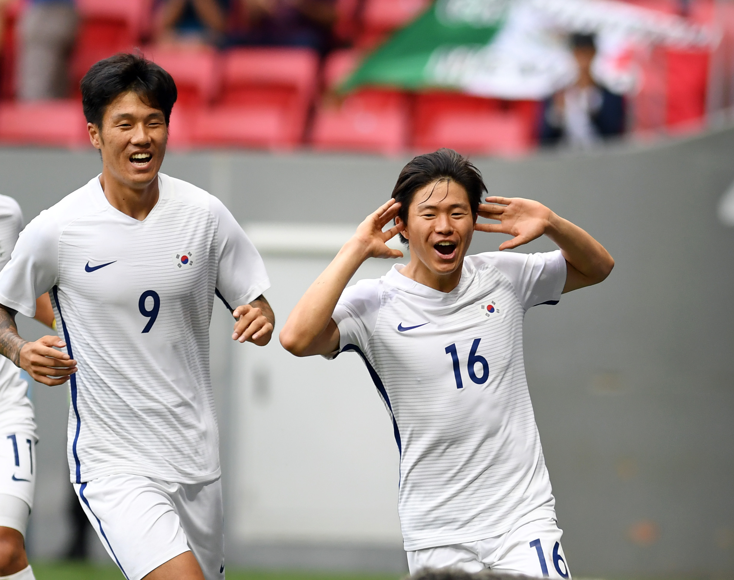 한국축구 멕시코 1대 0 격파... 8강 진출