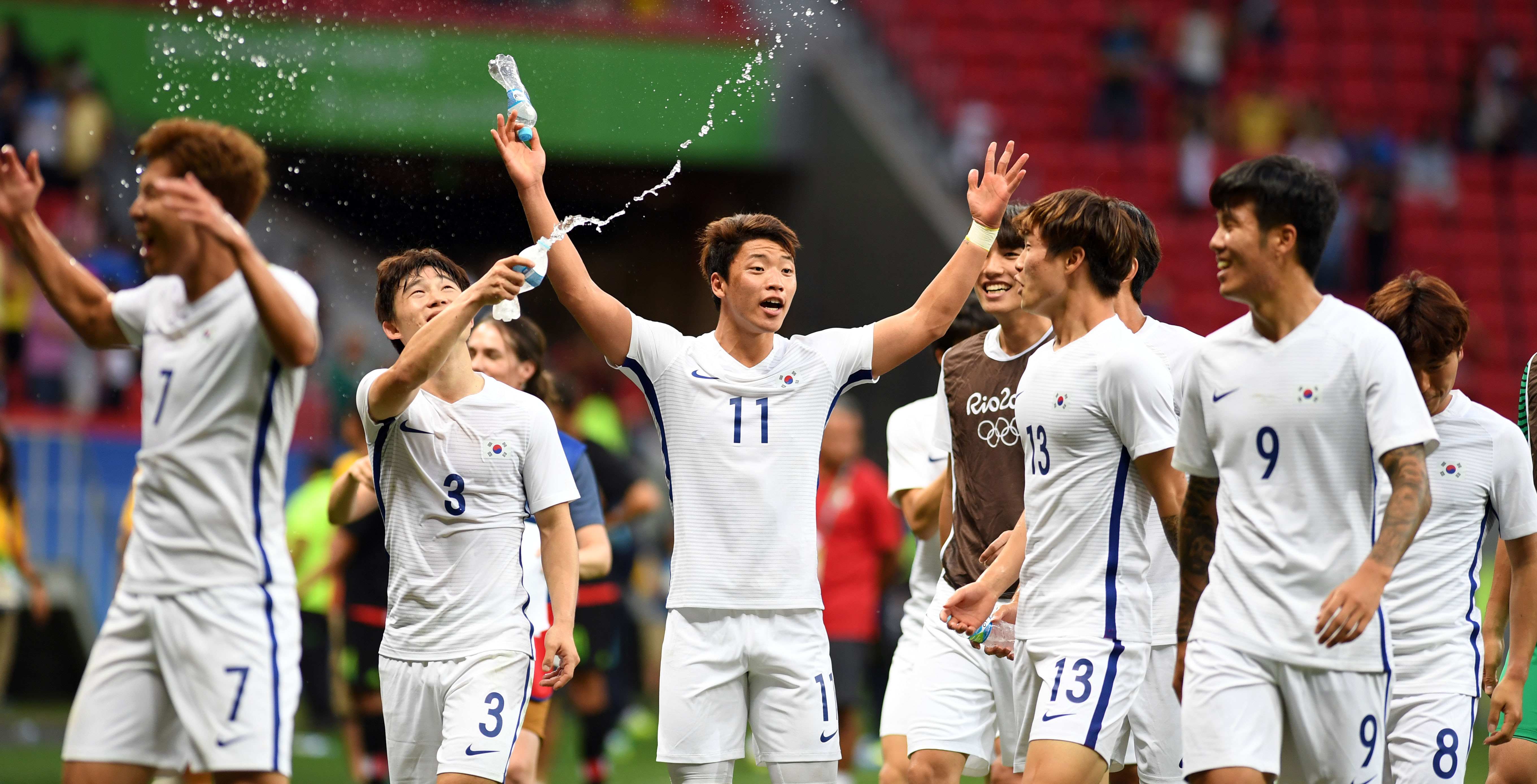 한국축구 멕시코 1대 0 격파... 8강 진출