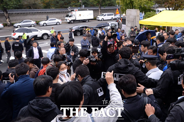 "부검 절대 안된다" 서울 종로 빈소 지키는 시민들