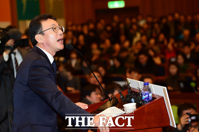 '정의로운 세상, 용감한 개혁' 유승민 대선 출마