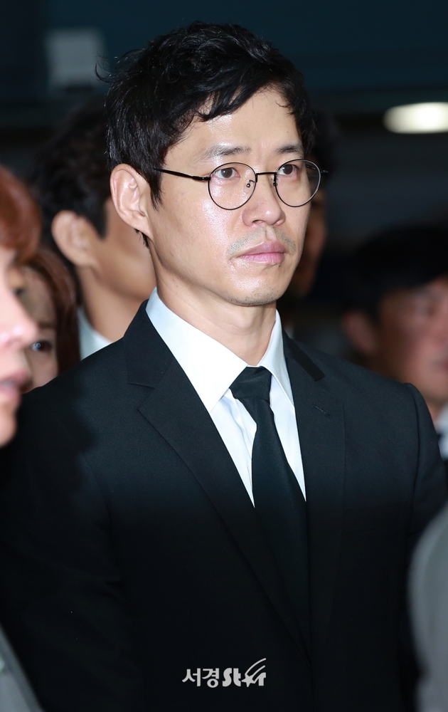 '故김주혁 발인'...유족·연인·지인 배웅 속 영면