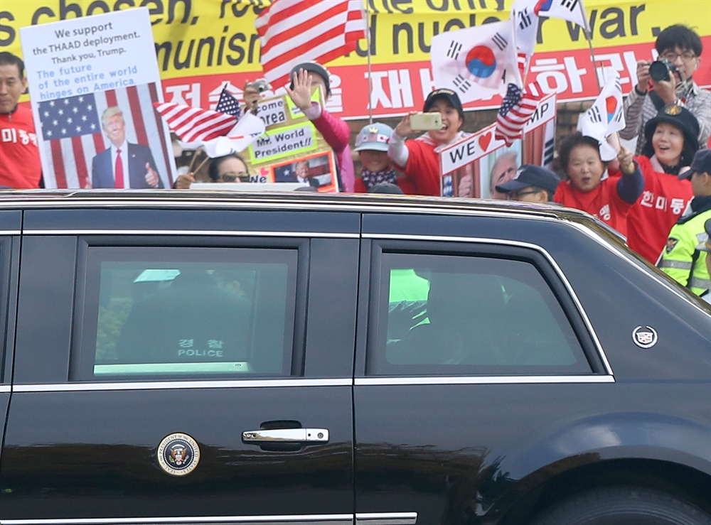 '오늘은 국회로~' 검은색 차량 탄 美트럼프 대통령