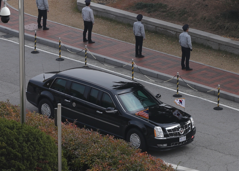 '오늘은 국회로~' 검은색 차량 탄 美트럼프 대통령