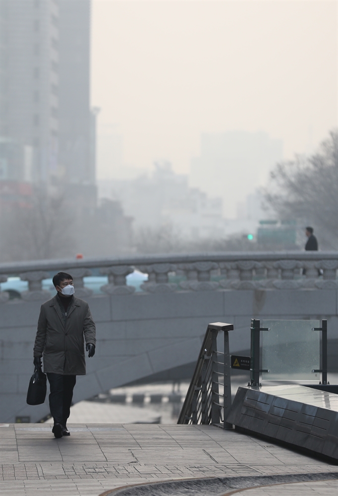 전국 미세먼지 '매우 나쁨'…마스크 필수