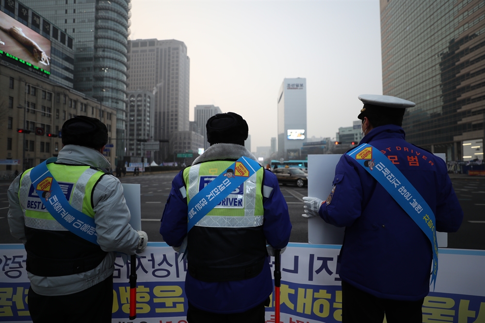 전국 미세먼지 '매우 나쁨'…마스크 필수