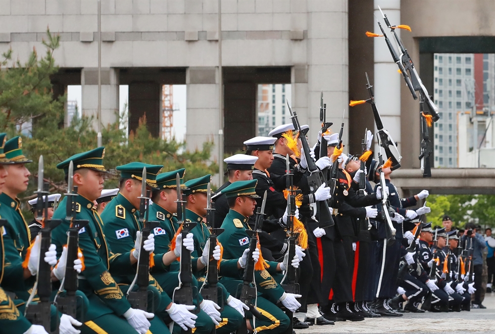 2019 통합 의장시범, 굳은 날씨에도 관람 인파 모여