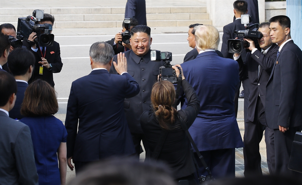트럼프 대통령, 북한땅 밟다