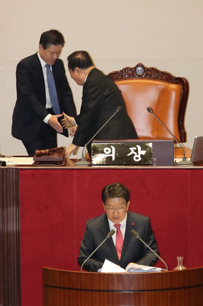 여야, 선거법 두고 '난전'…밤샘 필리버스터