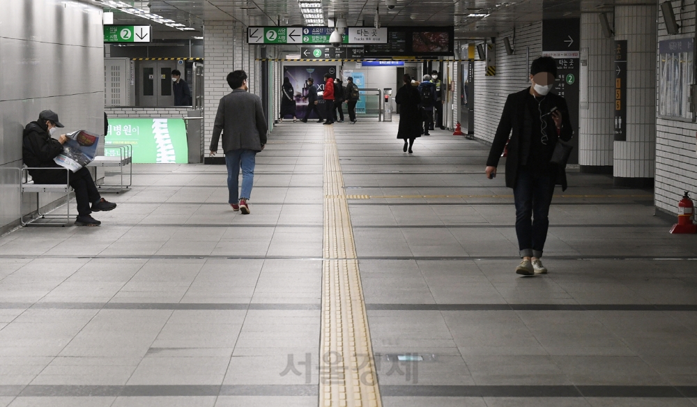 구로 콜센터 '집단 감염'으로 시작된 대중교통 공포