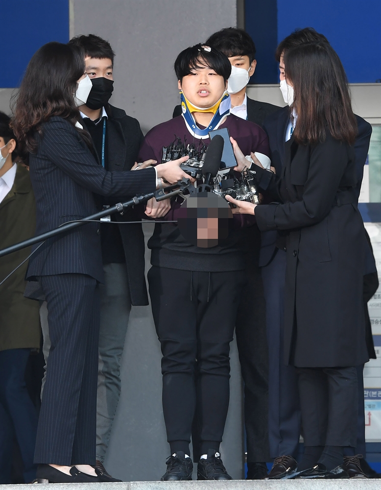 얼굴 드러낸 악마의 첫마디 "악마의 삶 멈춰줘서 감사" 