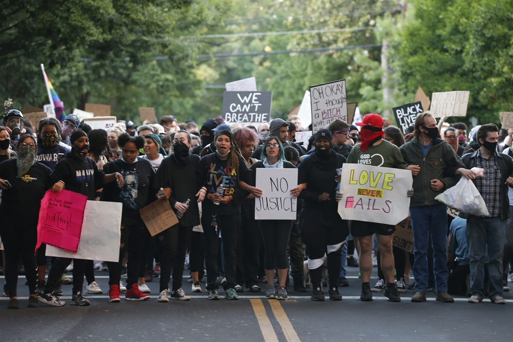 "우리는 숨을 쉴 수 없다"…美 '흑인사망' 시위 격화