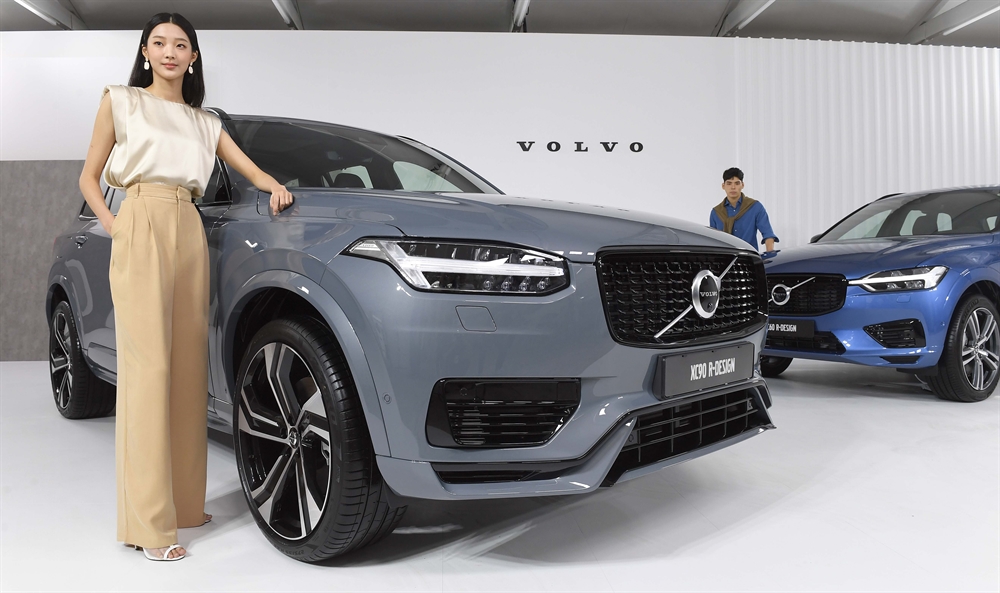 '토르의 망치'가 번쩍…볼보 XC90·XC60 T8 R-디자인 한정판 출시